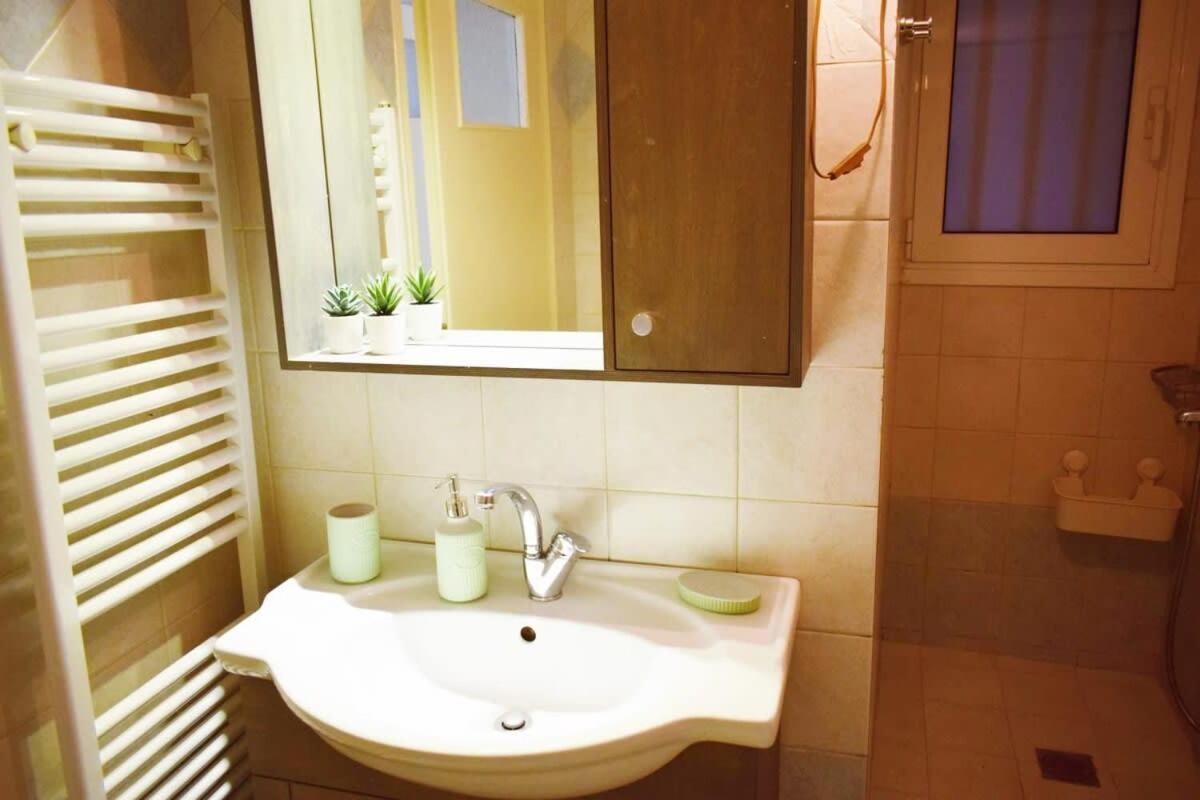 Stylish Apt In The Historic Heart Of The City Atina Dış mekan fotoğraf